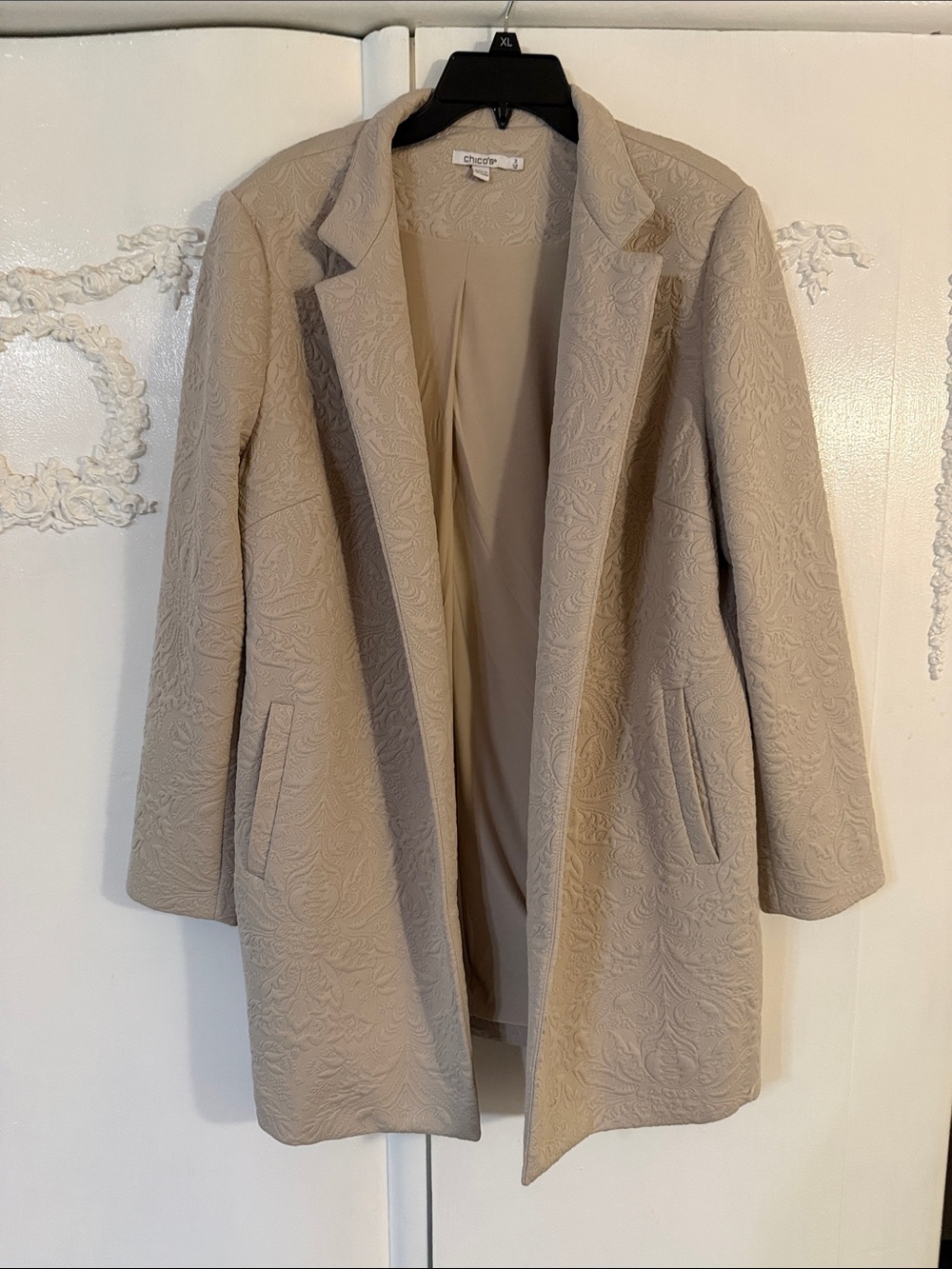 Chico's Embossed Open-Front Trench Coat in Light Beige
